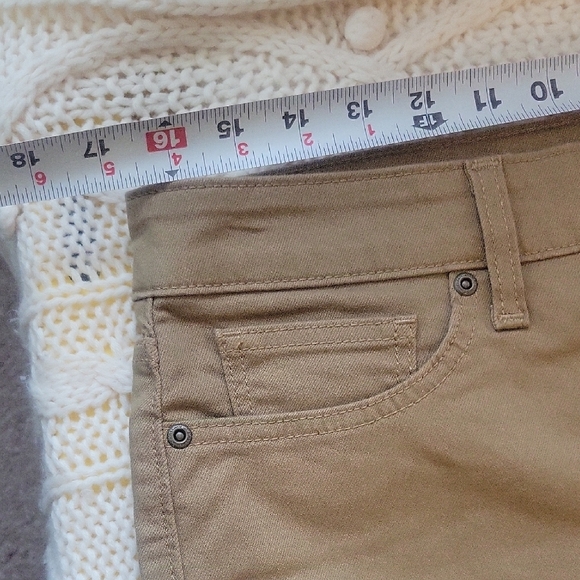 St. John's Bay Woman Straight Jean Tan Sz12 New Mid Rise - Picture 8 of 11